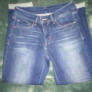 Levi’s cropped jeans size 28